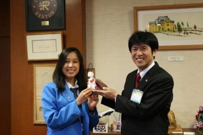 28年12月26日ライオンズクラブ交換留学生表敬