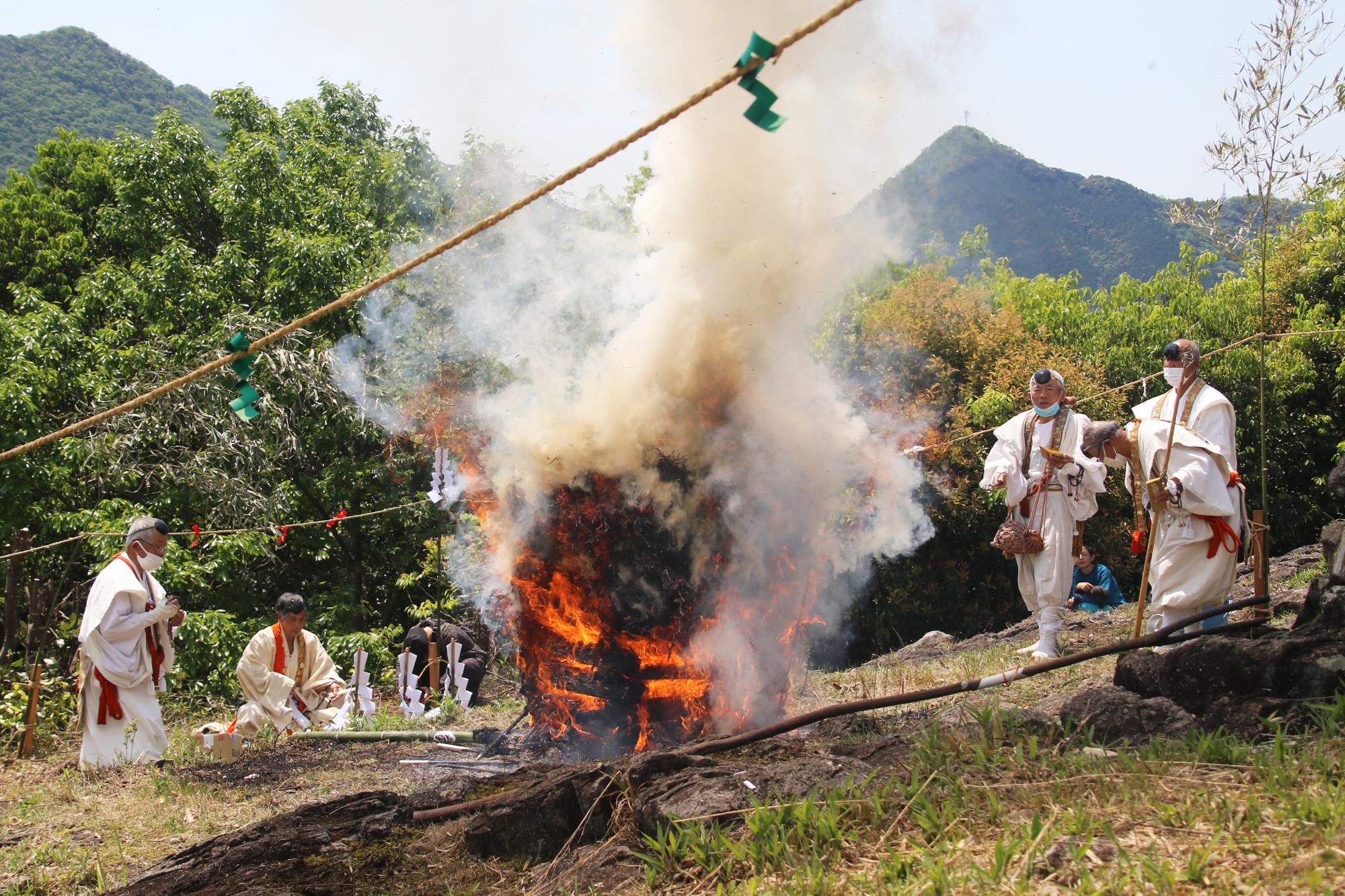 護摩供養の様子