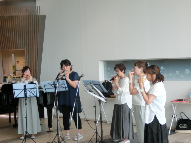 9月演奏者の演奏中写真