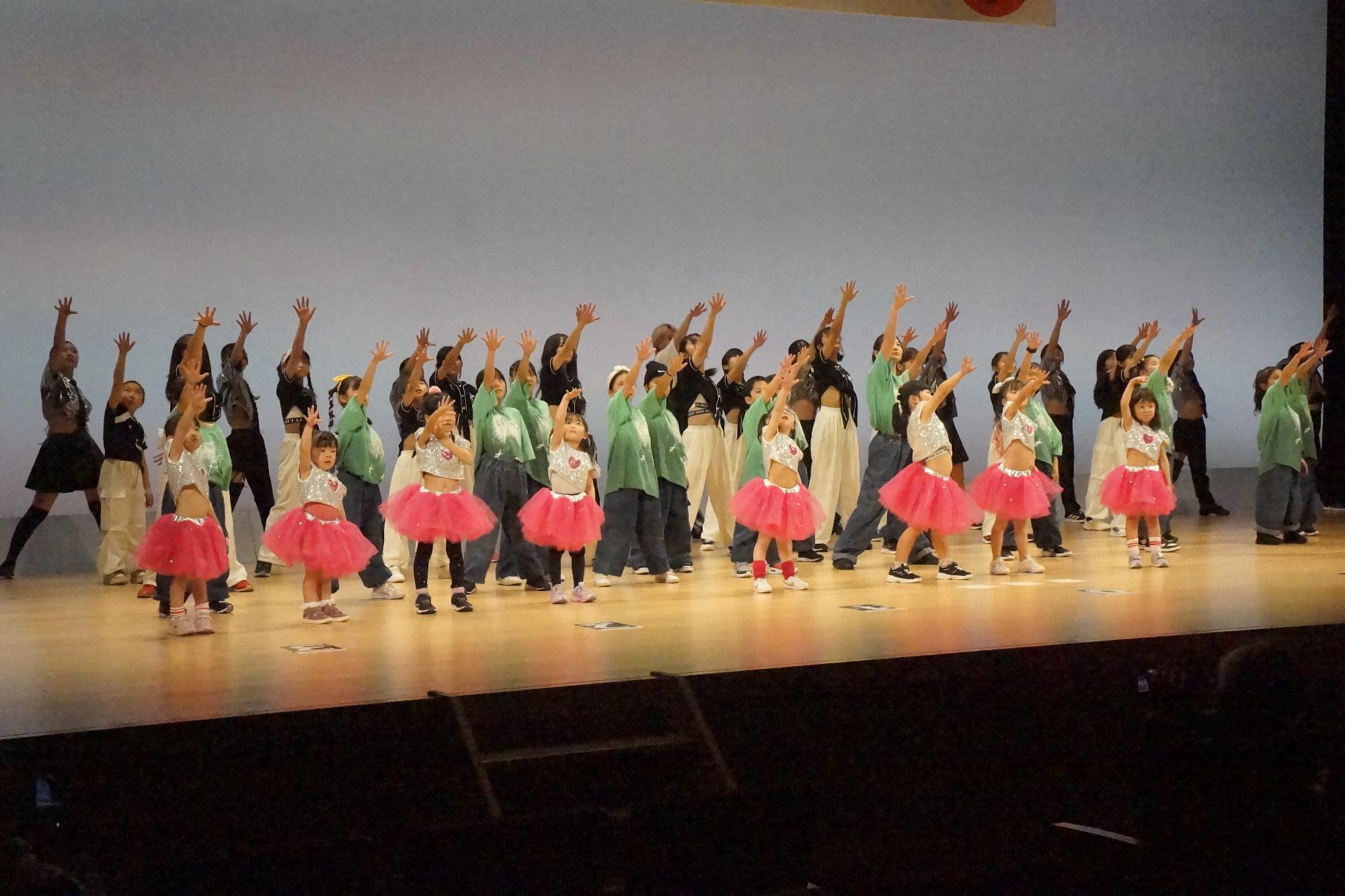 アイズスクールオブエンターテイメント