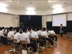 西脇東中学校での授業の様子