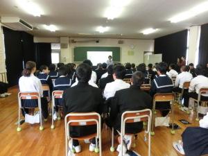 黒田庄中学校での授業の様子
