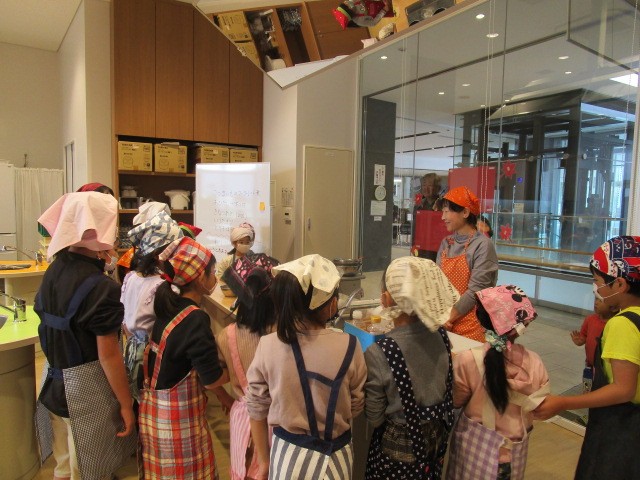 11月クッキングの様子