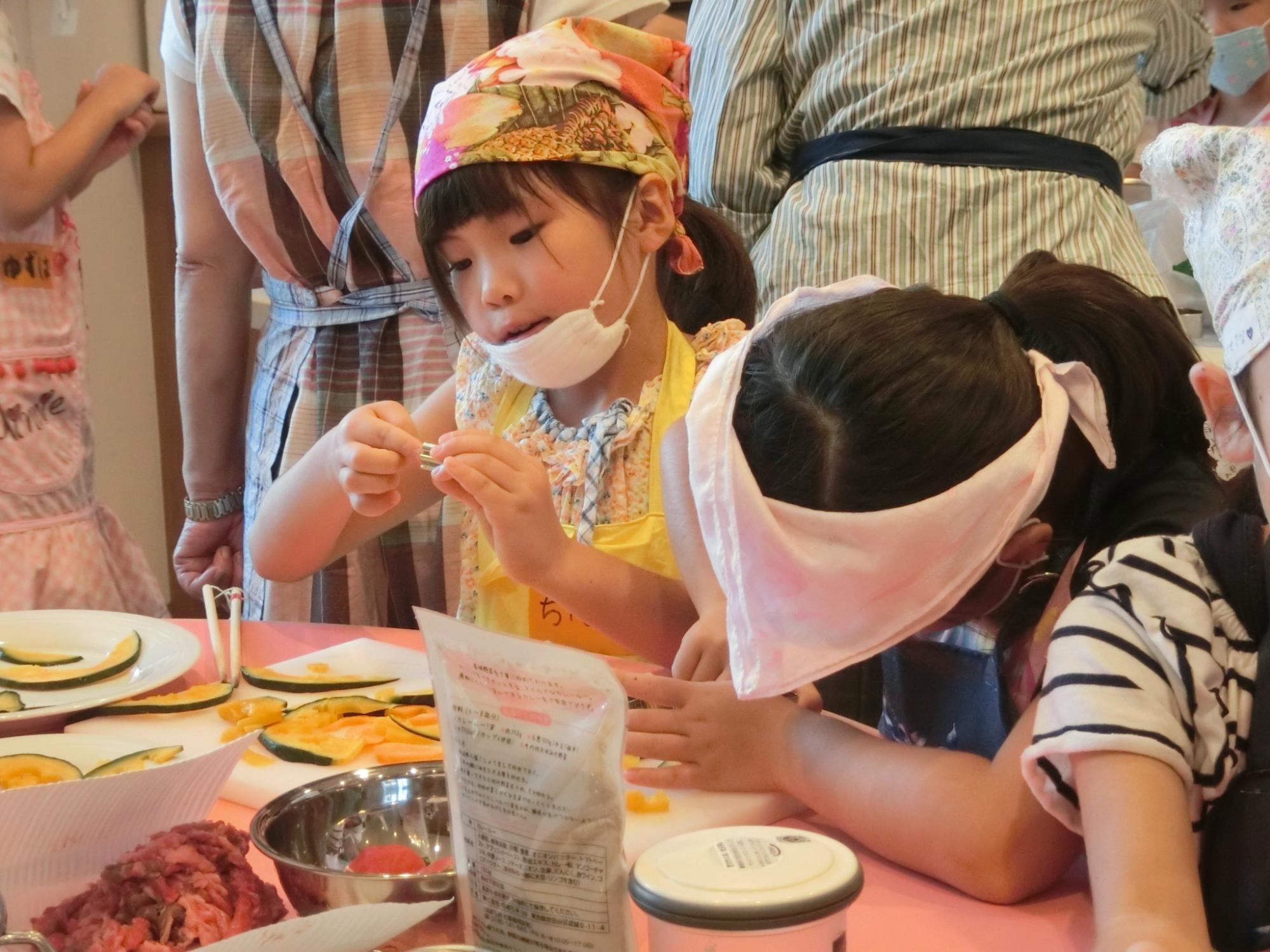 8月クッキングの様子