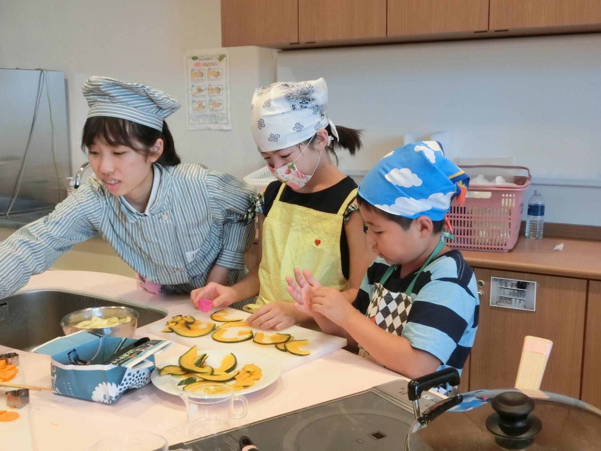 8月クッキングの様子