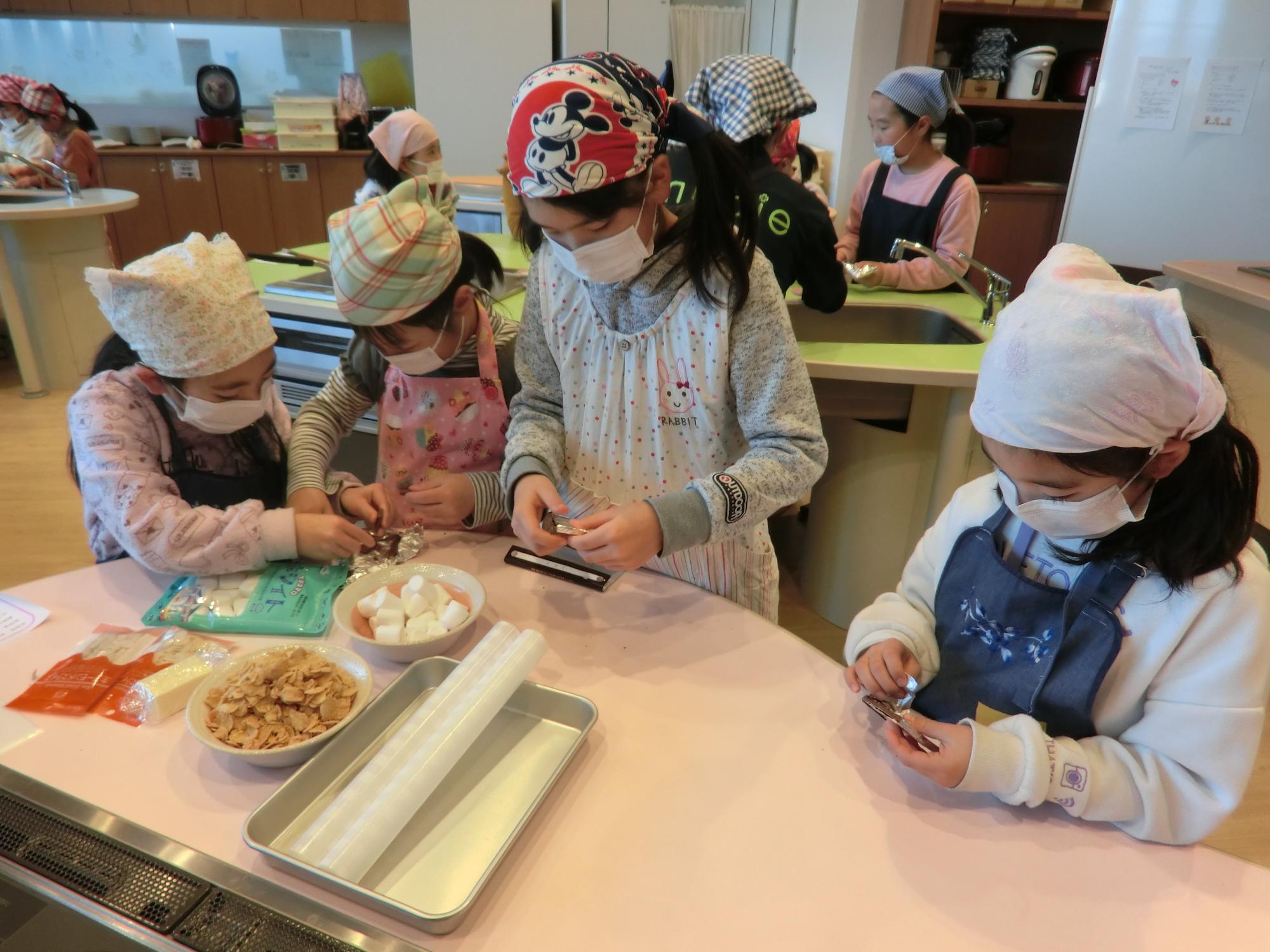 2月クッキングの様子