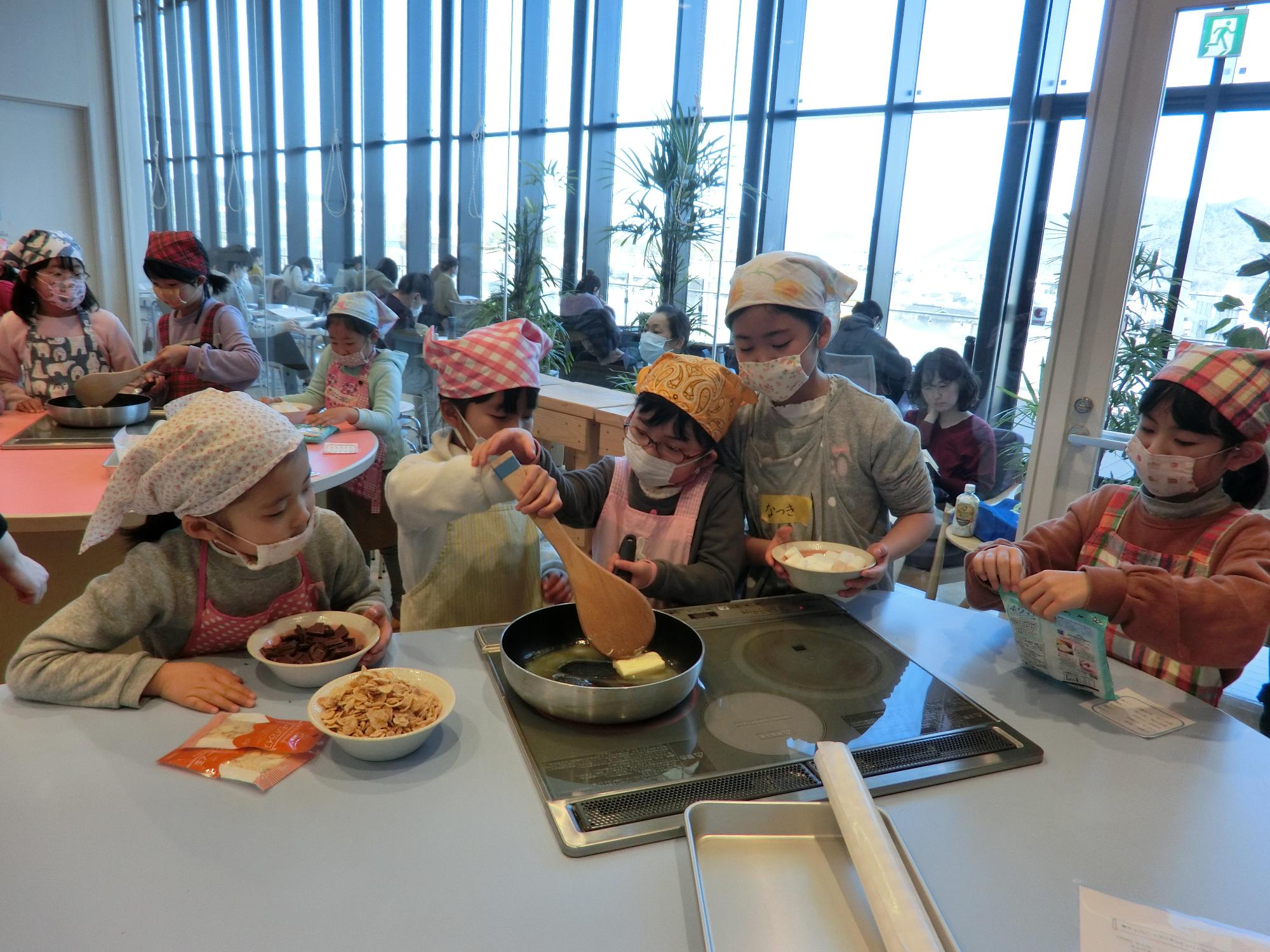 2月クッキングの様子