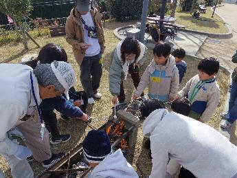 焼き芋作り体験