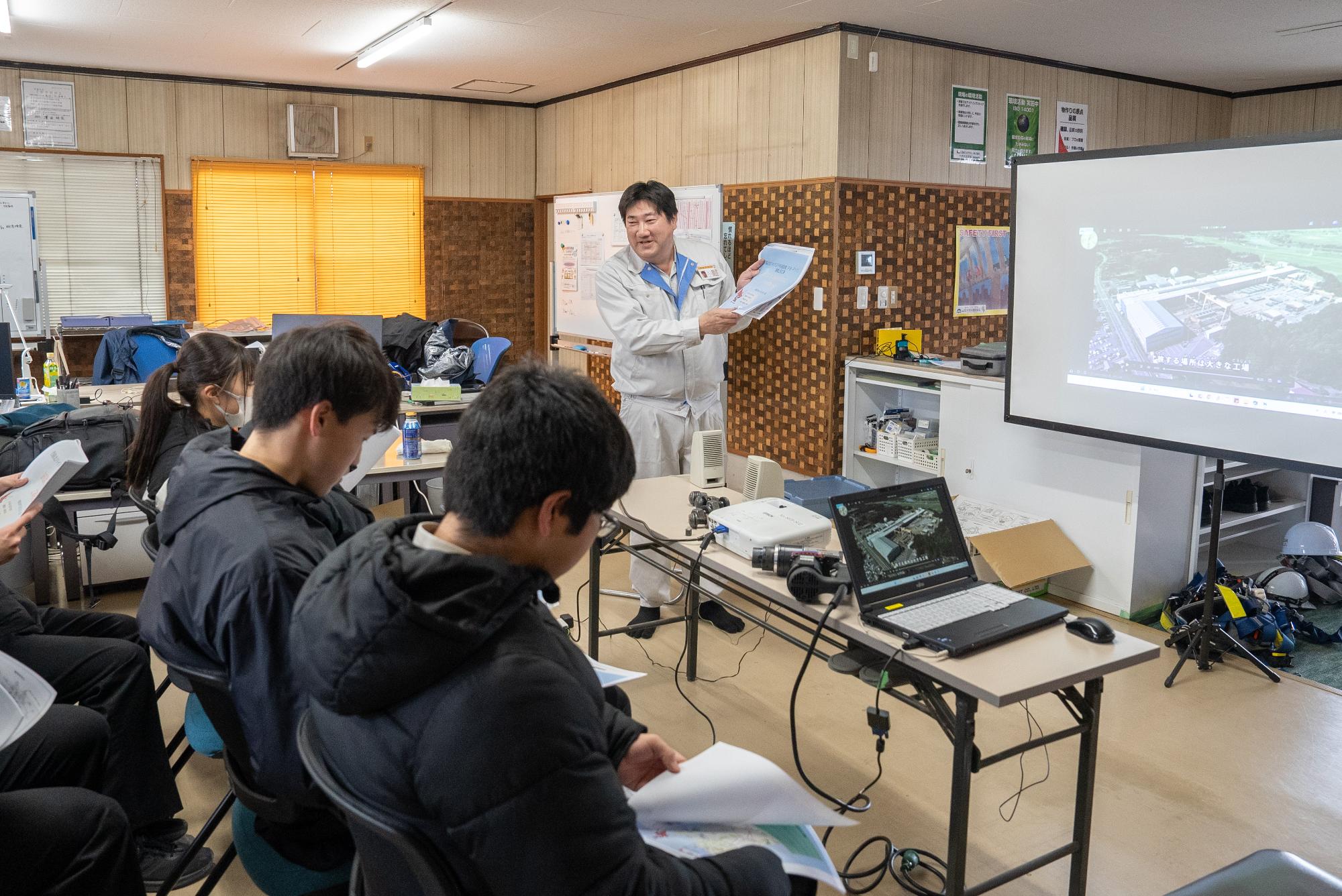 西脇北バイパスの工事概要説明（西脇工業高校）
