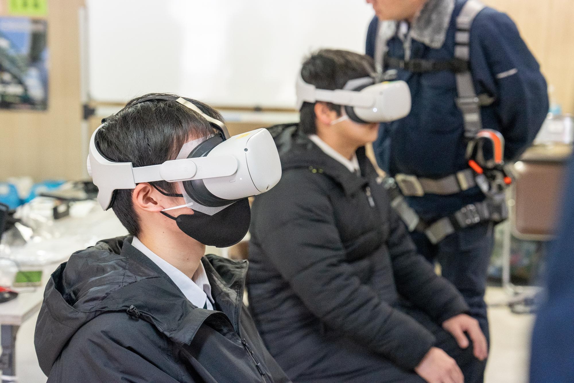 VRゴーグルで新技術を体験
