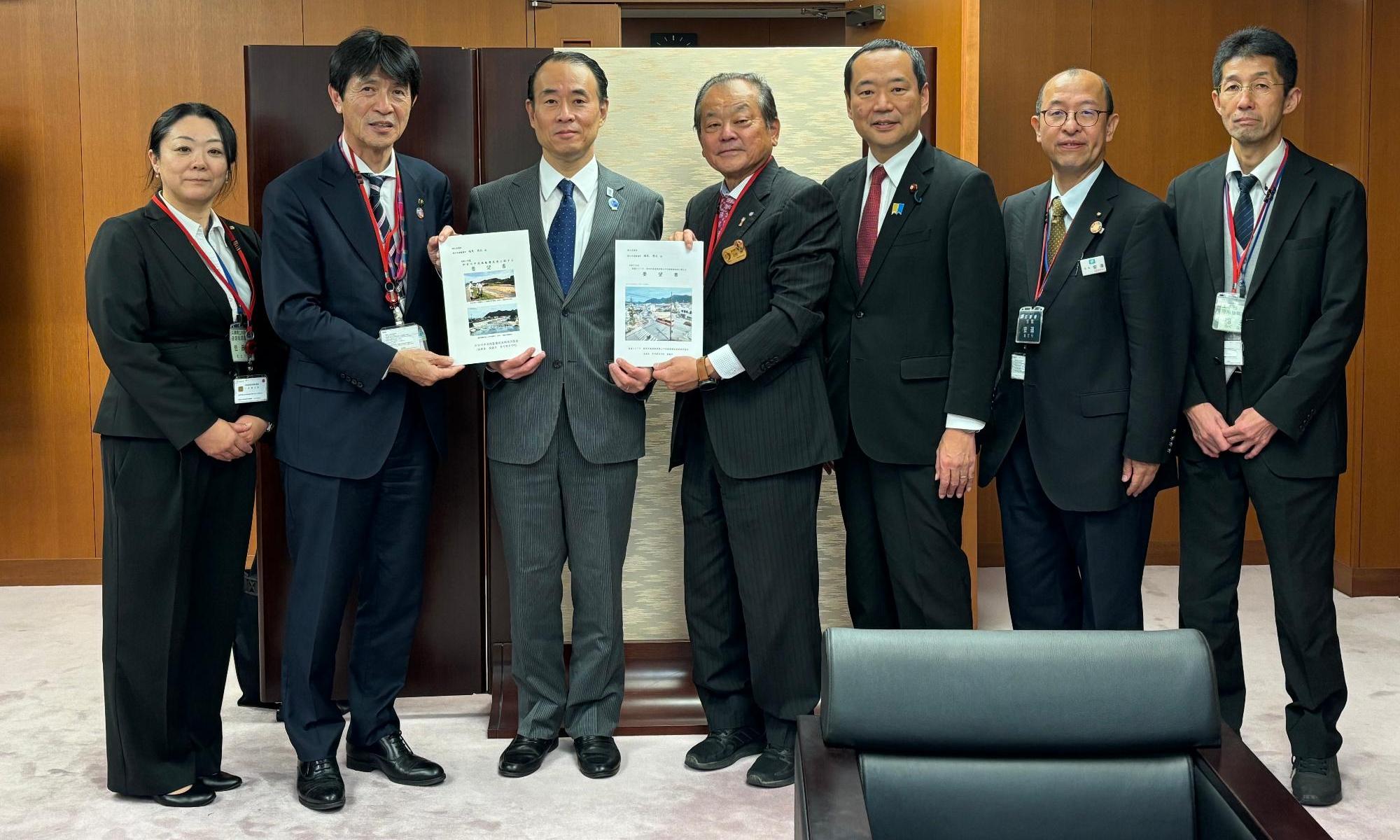 令和7年度西脇市・多可町東京合同要望会（国土交通省国土交通審議官要望書手交）