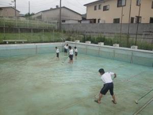 平成30年度プール掃除1